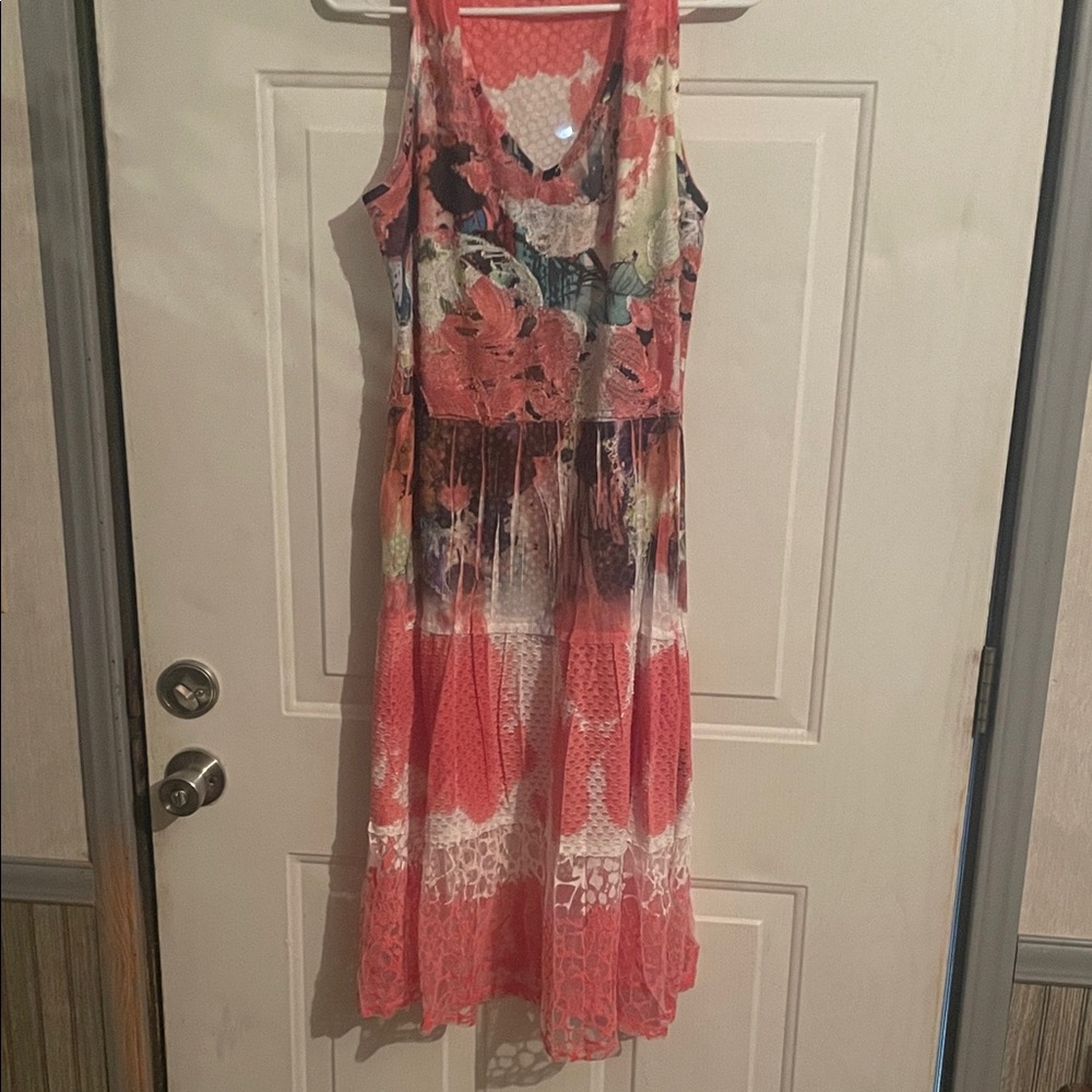 C0008Vibrant Floral Sleeveless Midi Dress